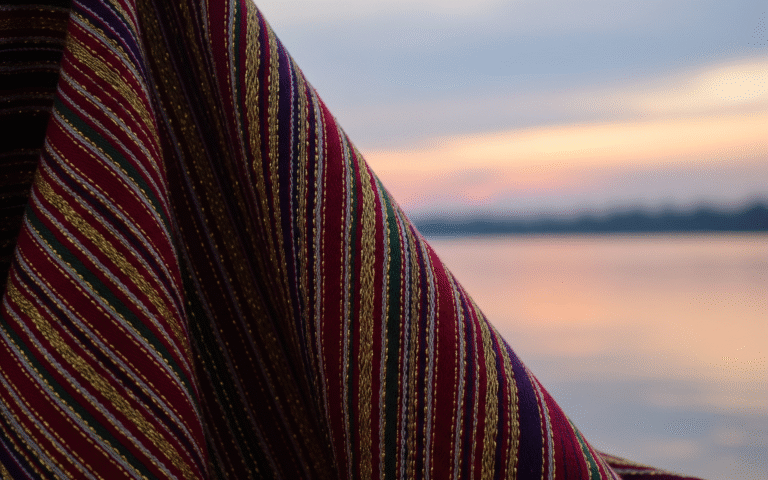 Sarung Samarinda: Benang Emas Identitas Budaya Tepian Mahakam